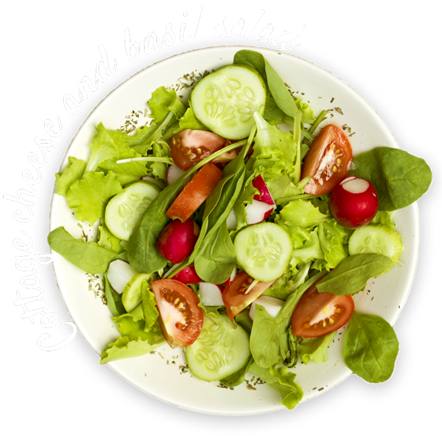 野菜とチーズが盛り付けられたサラダ