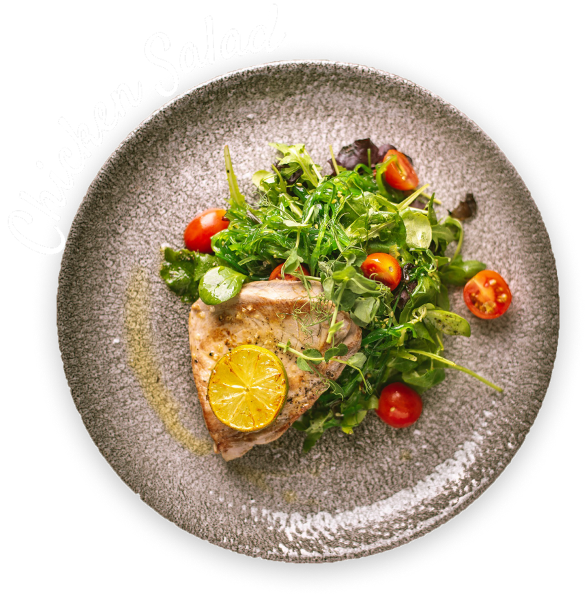 野菜とチーズが盛り付けられたサラダ